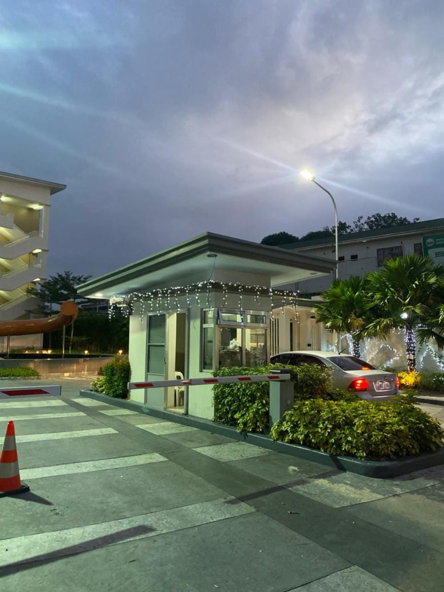 Condotel - Minimalistic 2 minutes walk to SM Marilao Apartment hotel in Region of Manila