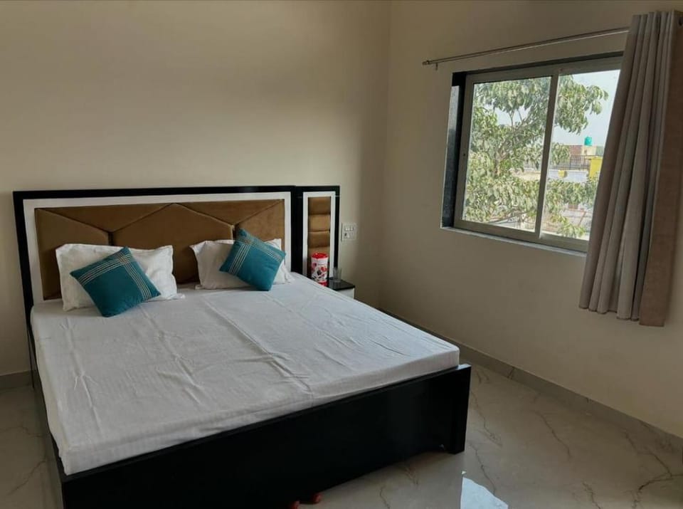 Maa Gayatri Dham Hotel in Uttar Pradesh