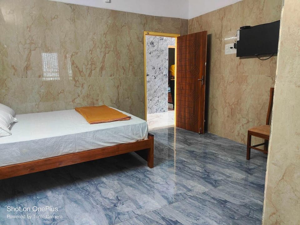 Athi Plaza Hotel in Tamil Nadu