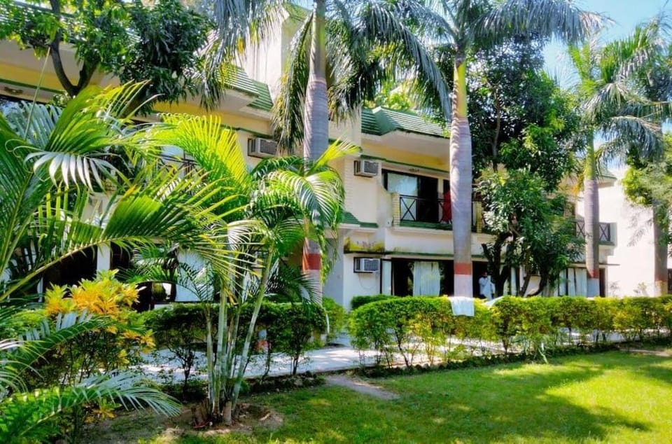 Maya The Forest Resort Hotel in Uttarakhand
