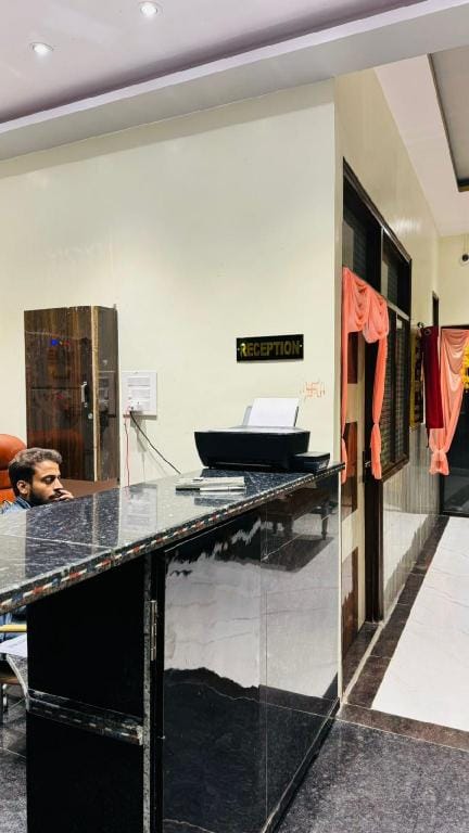 Hotel Vedika Palace Hotel in Uttar Pradesh