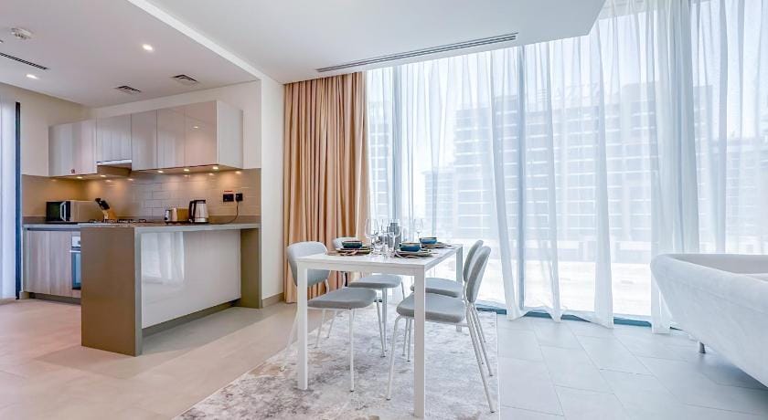 SettlerHomes - Sobha Waves - Family Comfort Apartment in Dubai