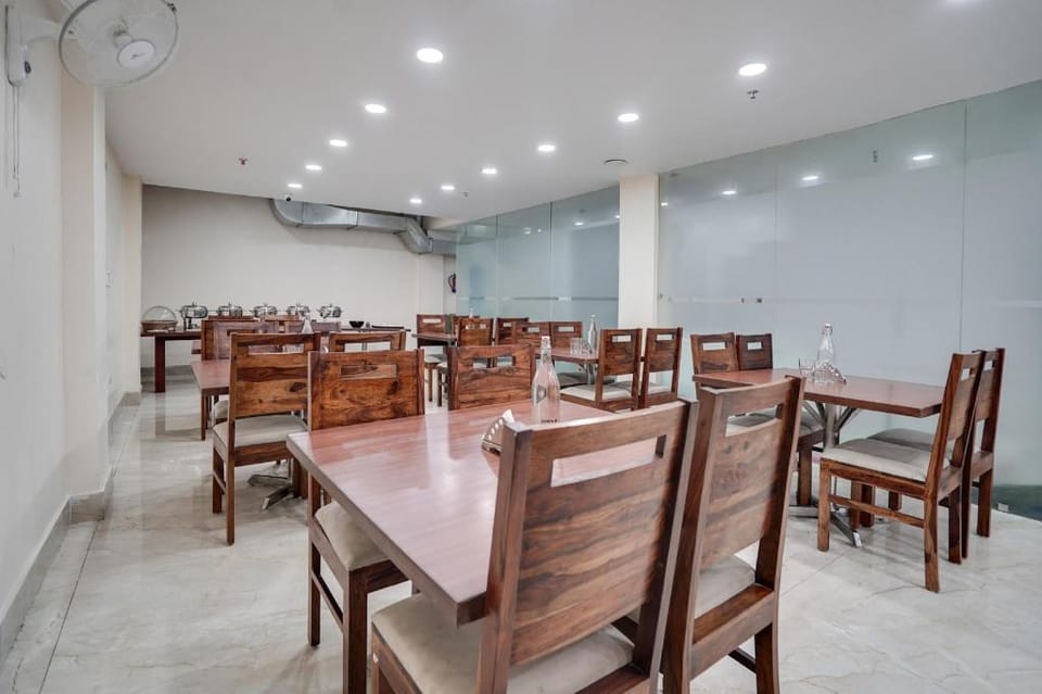 Townhouse Sector 63 A Noida Hotel in Noida