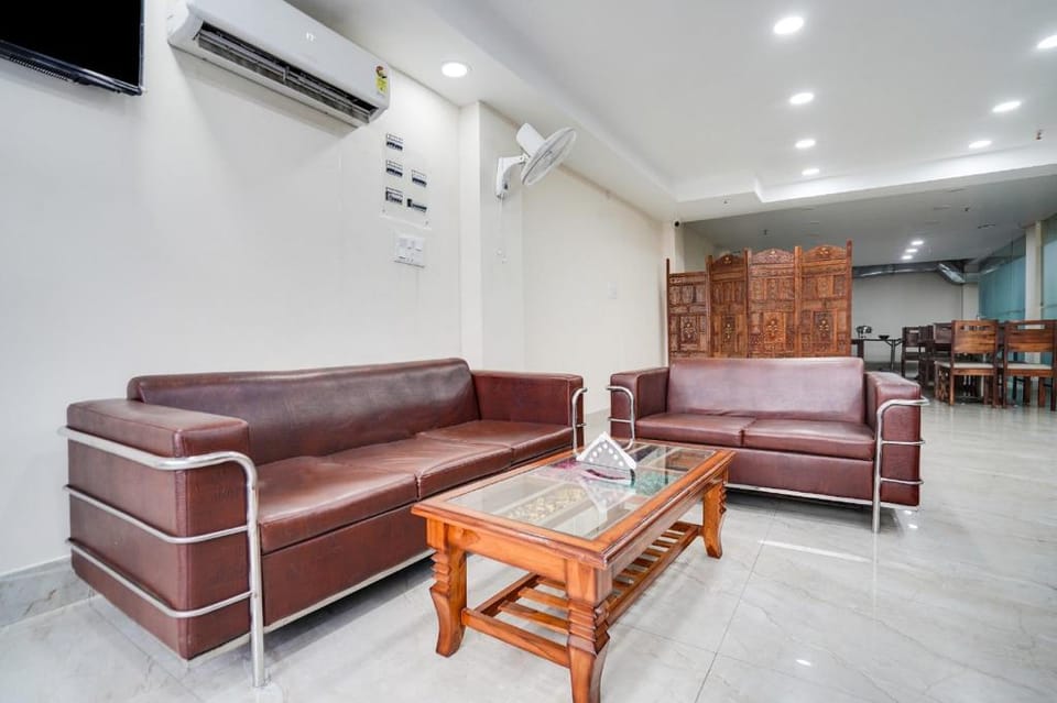 Townhouse Sector 63 A Noida Hotel in Noida