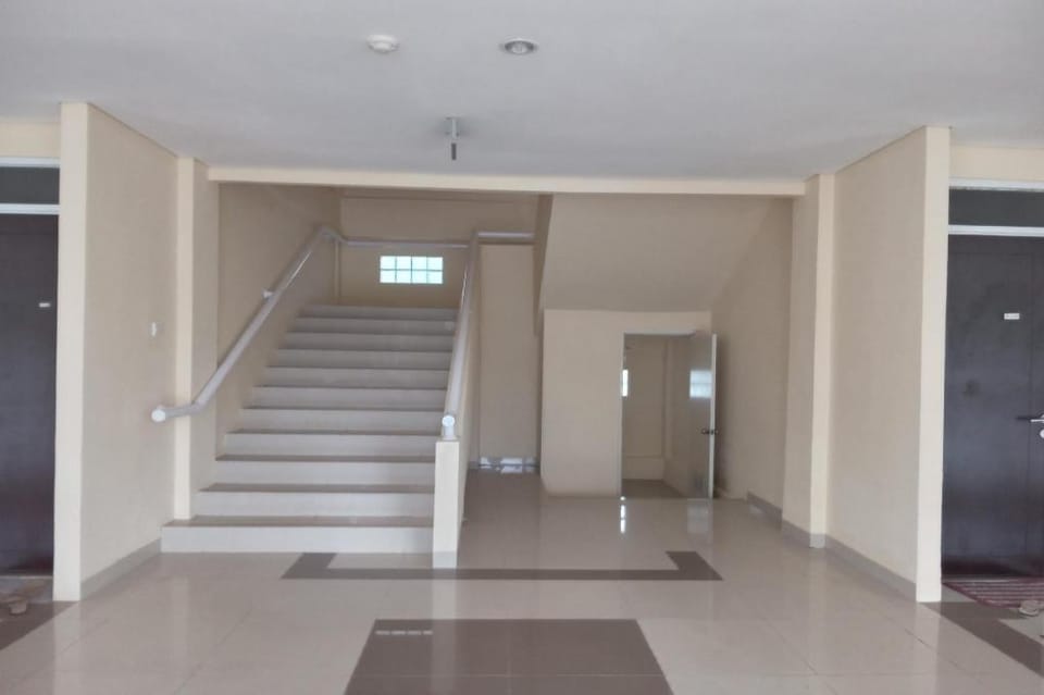 OYO Life 93399 Kos Batulayar Hotel in Batu Layar