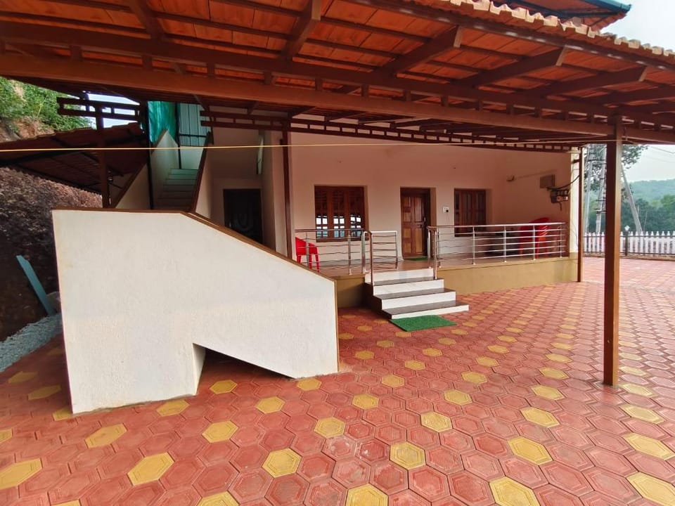 The Hill View Guesthouse Hotel in Karnataka