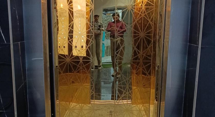 Hotel Shree Sai Dham Near New Delhi Railway Station, Paharganj Apartment in New Delhi