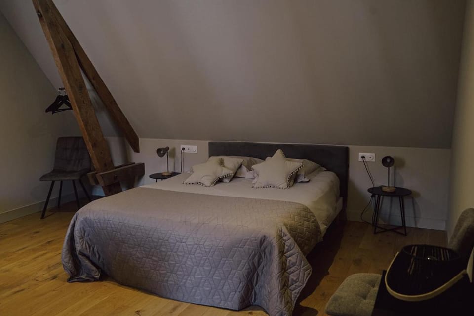 Les Suites Gueguen Apartment hotel in Chablis