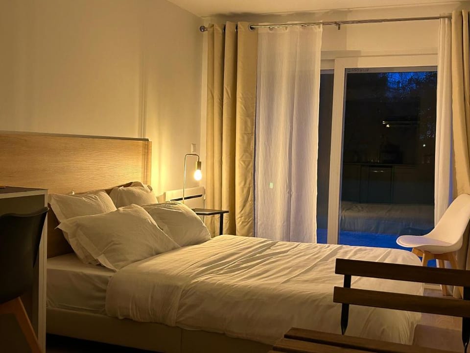Koala Wakeup Suite avec Balcon 01 Vacation rental in Vitry-sur-Seine