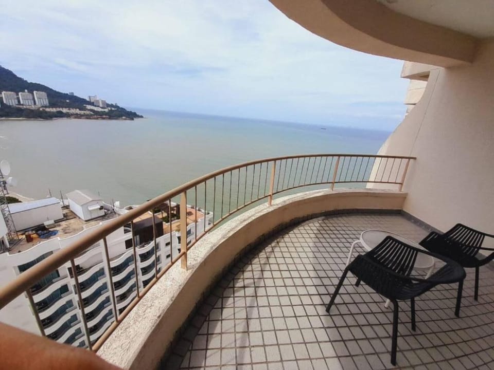 Rainbow Paradise Homestay @ Tanjung Bungah Apartment in Tanjung Bungah