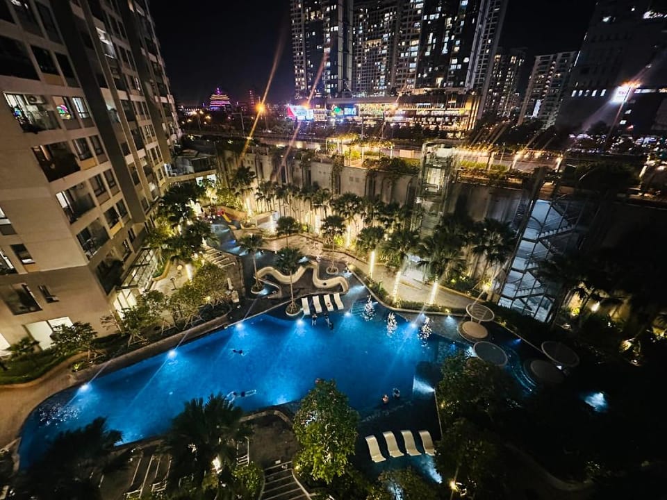 HHomes - 2 Bedroom with Pool GYM at Masteri An Phu Apartment in Ho Chi Minh City
