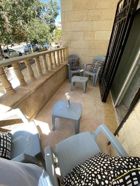 Dair Ghbar Lovely 3-Bedroom with Free parking! Vacation rental in Africa
