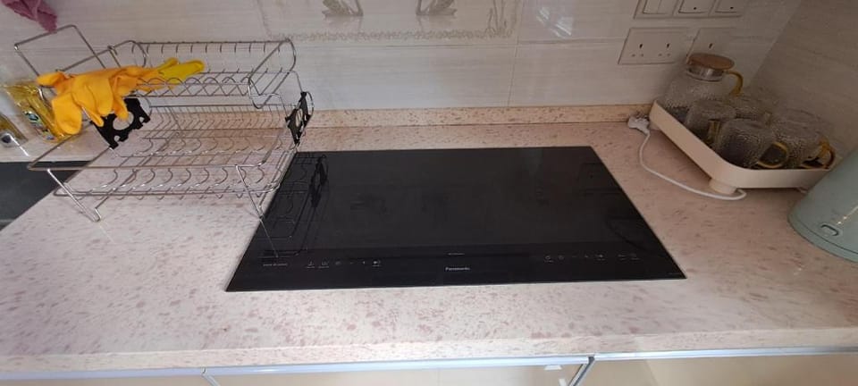 New 2 bedrooms, nearby MTR,  Convenient  Apartment in Hong Kong