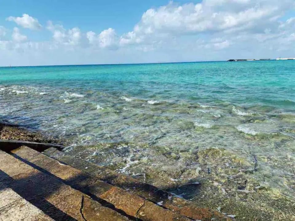 15 minutes by car to the airport - 1 minute walk to the beach - Yatsuru by the sea Vacation rental in Okinawa Prefecture