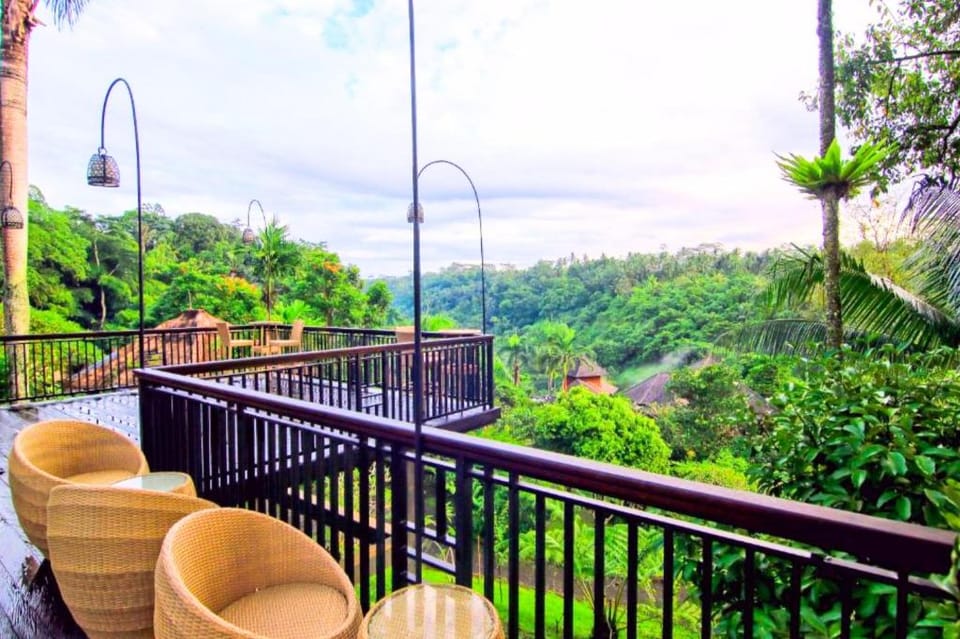 Entire 3 BR with Private Pool Access IR92A Villa in Payangan