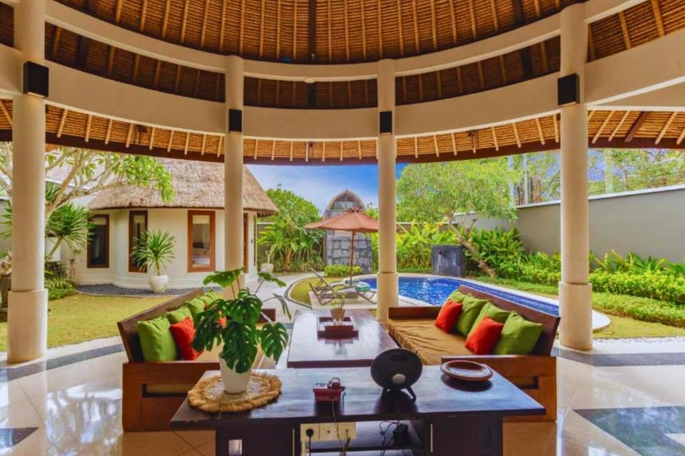 Sun And Sand 3 BR Privat Swimmingpool Villa NE118A Villa in Bali