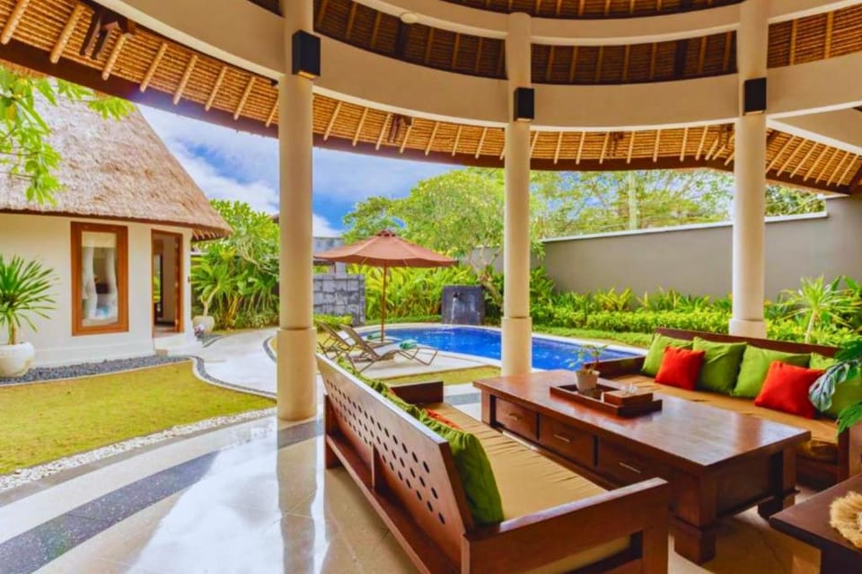 Sun And Sand 3 BR Privat Swimmingpool Villa NE118A Villa in Bali