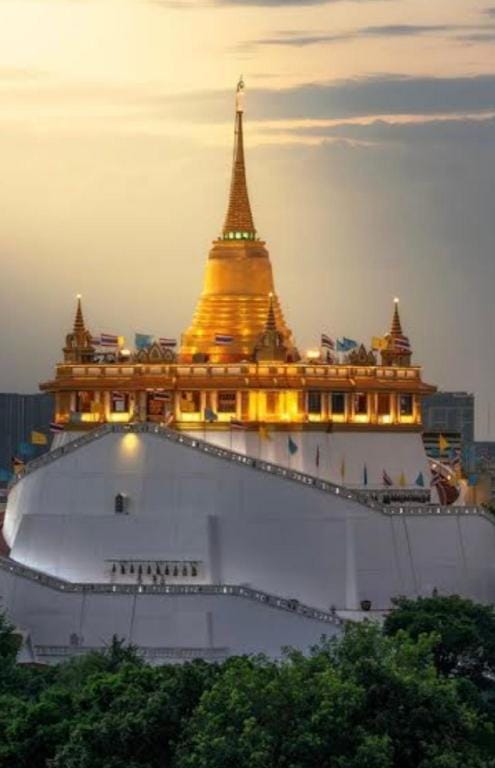 Victory place ที่พักส่วนตัวใจกลางกรุง golden mount Apartment in Bangkok