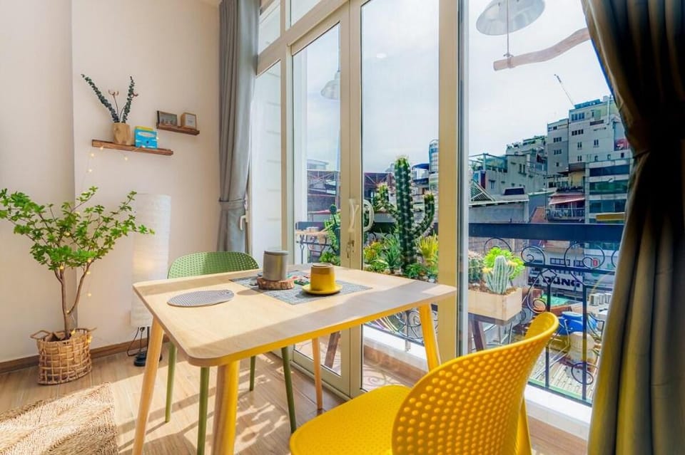 BEN THANH 50m-Great view balcony-Studio Netflix 4K Apartment in Ho Chi Minh City