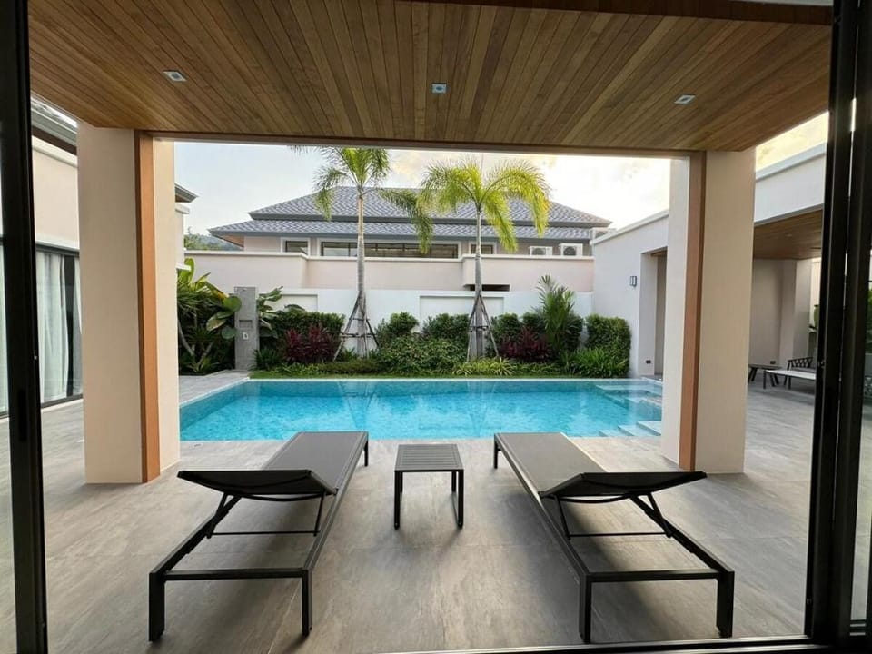 Luxury new Breeze Villa with pool, maid included Villa in Choeng Thale