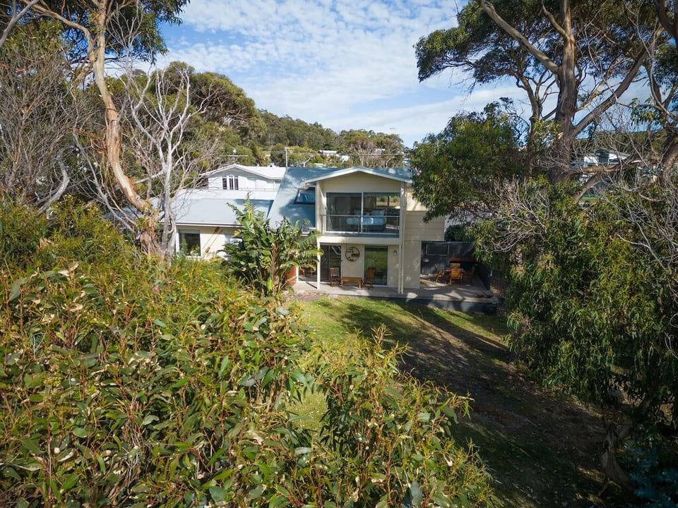 Luxury Oceanfront Escape - The Lookout Vacation rental in Bicheno