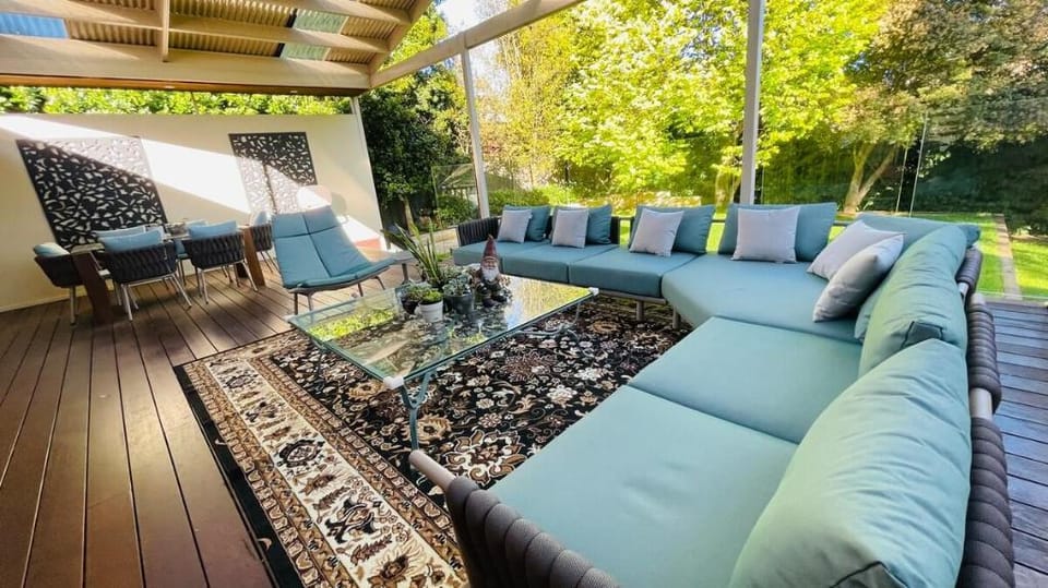 Two beds Premier Guest Suite Vacation rental in Castle Hill