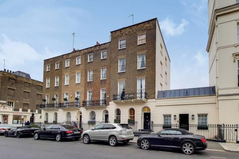 Super Deluxe 2 Bedroom Apartment In Belgravia Apartment in City of Westminster