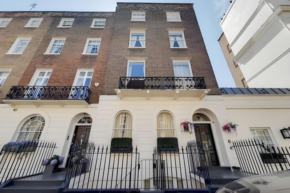 Super Deluxe 2 Bedroom Apartment In Belgravia Apartment in City of Westminster