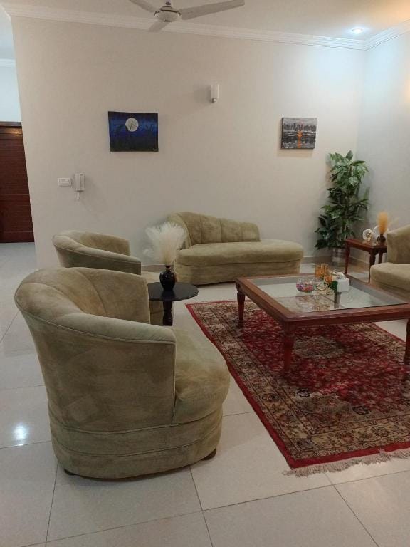 Margalla Hills View: Your Home away from Home. Vacation rental in Islamabad