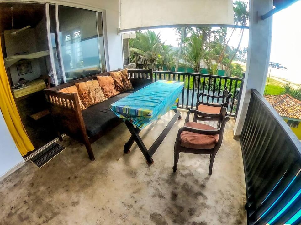 Beach Villa near Hikkaduwa, with Pool and Cook - Semi-detached House Villa in Hikkaduwa