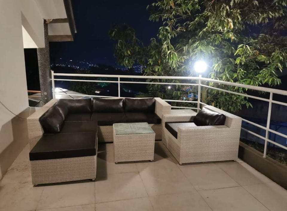 Klub Bunga Hotel Vila 6, Batu Malang Villa in Batu