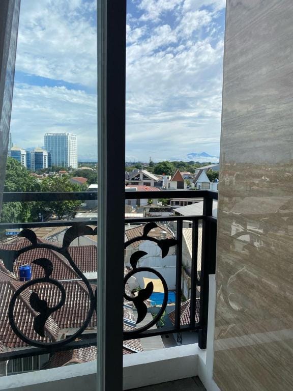 Cozy Room at Apple1, TB Simatupang Apartment in South Jakarta City