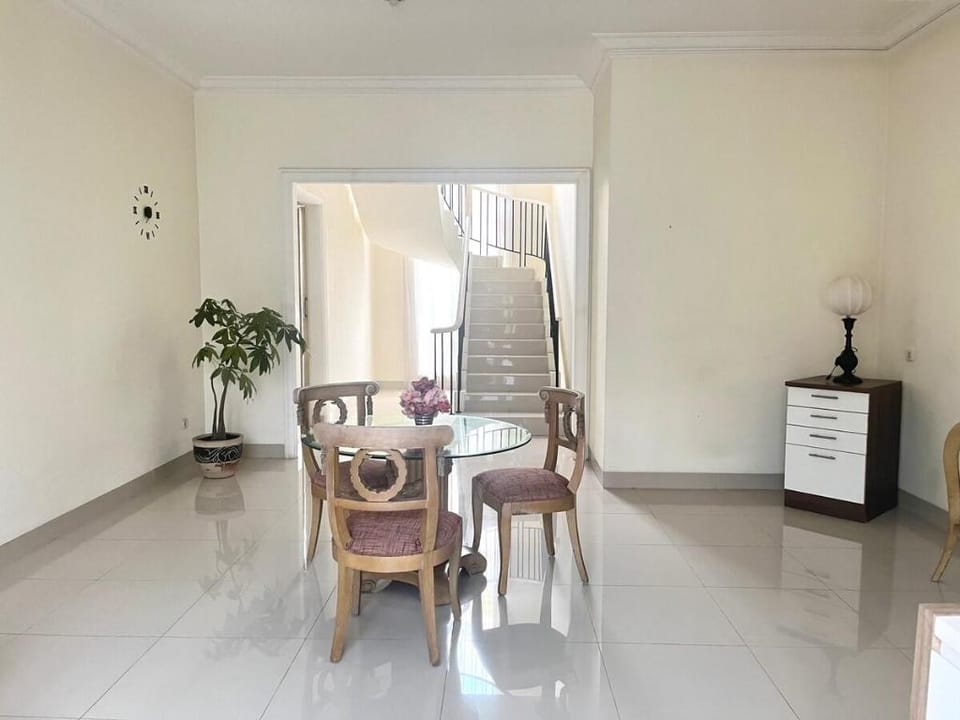 Reika Mansion Type B - Rumah 2 lantai 3 kamar  Vacation rental in West Java
