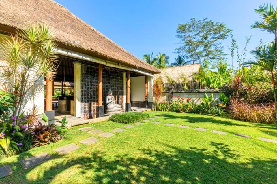 Comfortable 1 BR Private Villa Mountain view Y051A Villa in Payangan