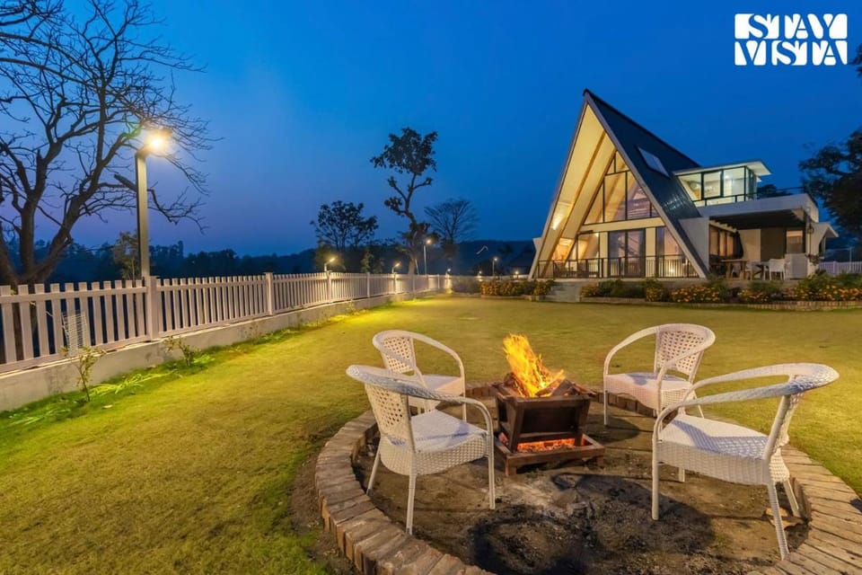 StayVista at Zen Cottage with Bonfire Villa in Dehradun