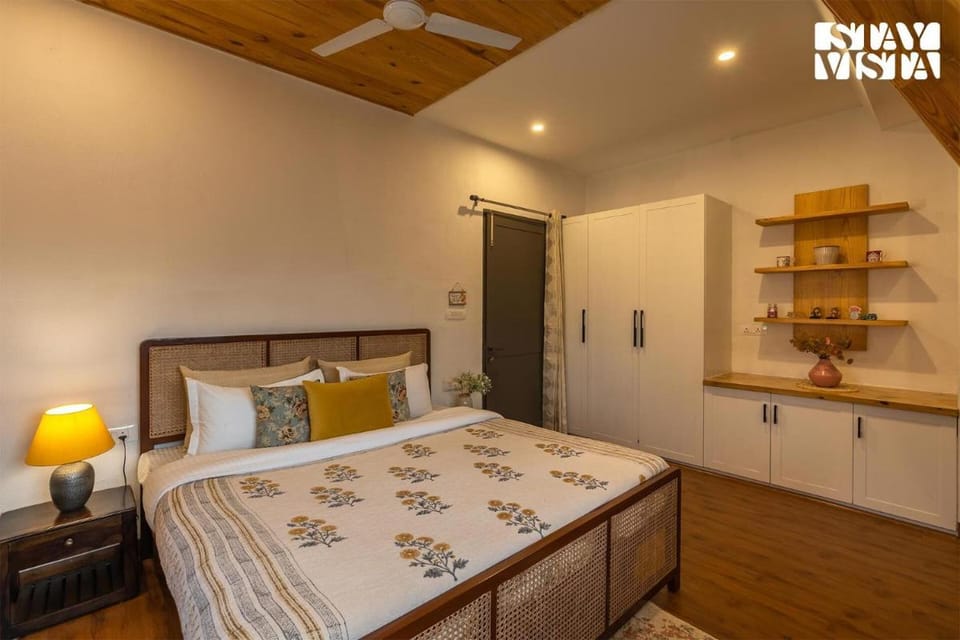 StayVista at Zen Cottage with Bonfire Villa in Dehradun