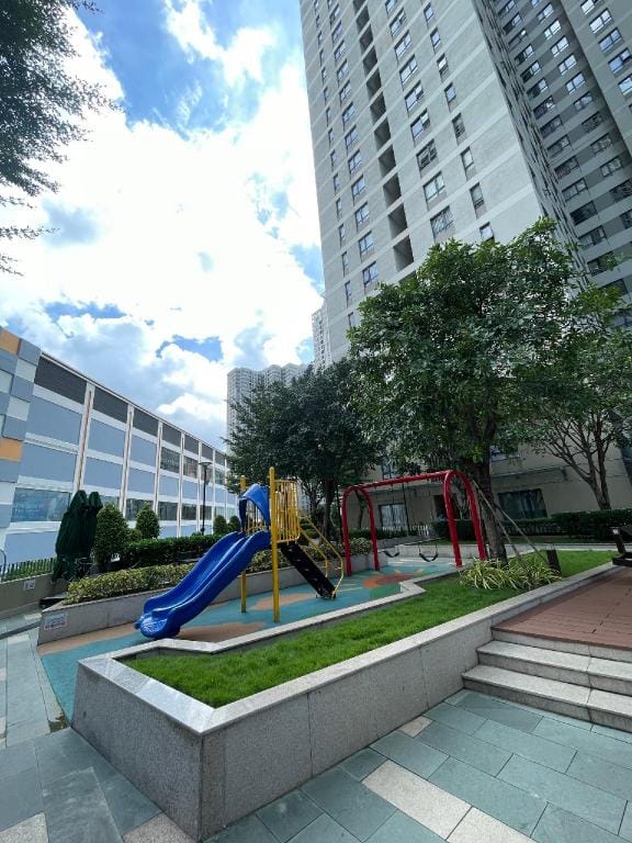 HHomes -1BR Masteri Thao Dien - City View-Pool Gym Apartment in Ho Chi Minh City