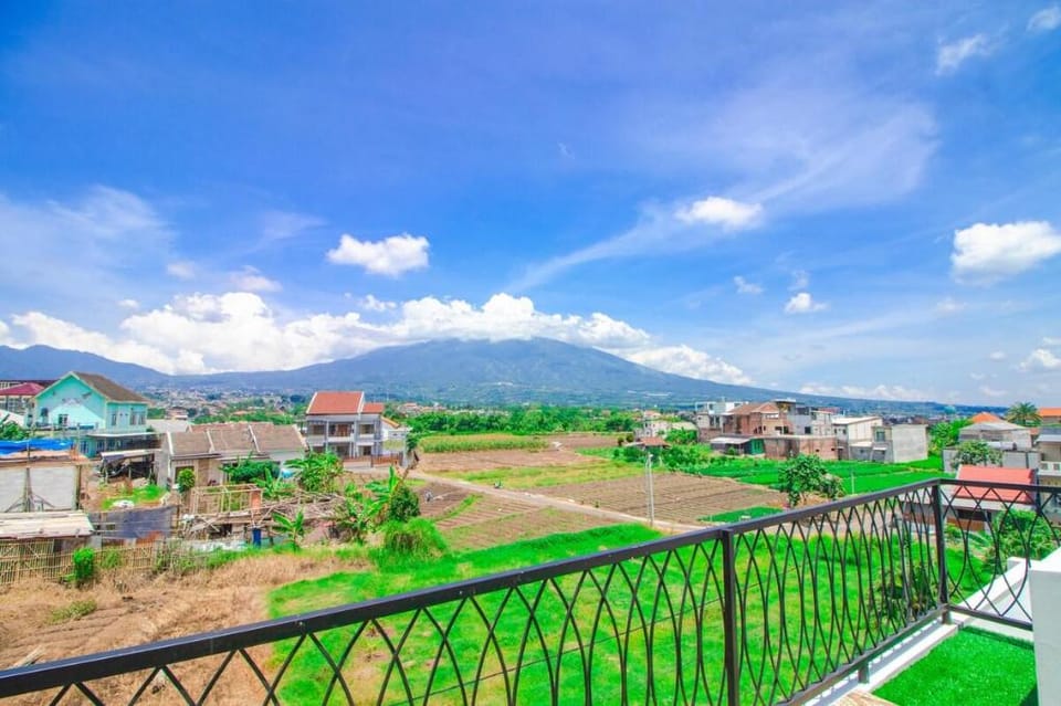 Villa Azzalea | Private Pool & Rooftop Vacation rental in Batu