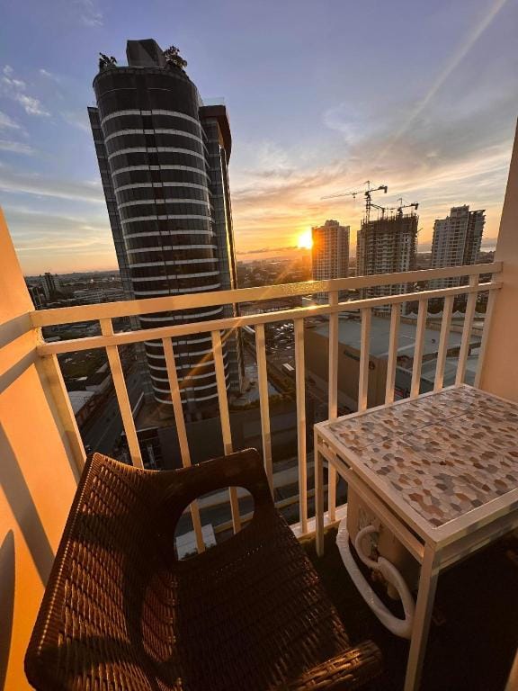 Lengs Place 2 - Inspiria Condo Studio w/ Balcony Apartment in Davao City