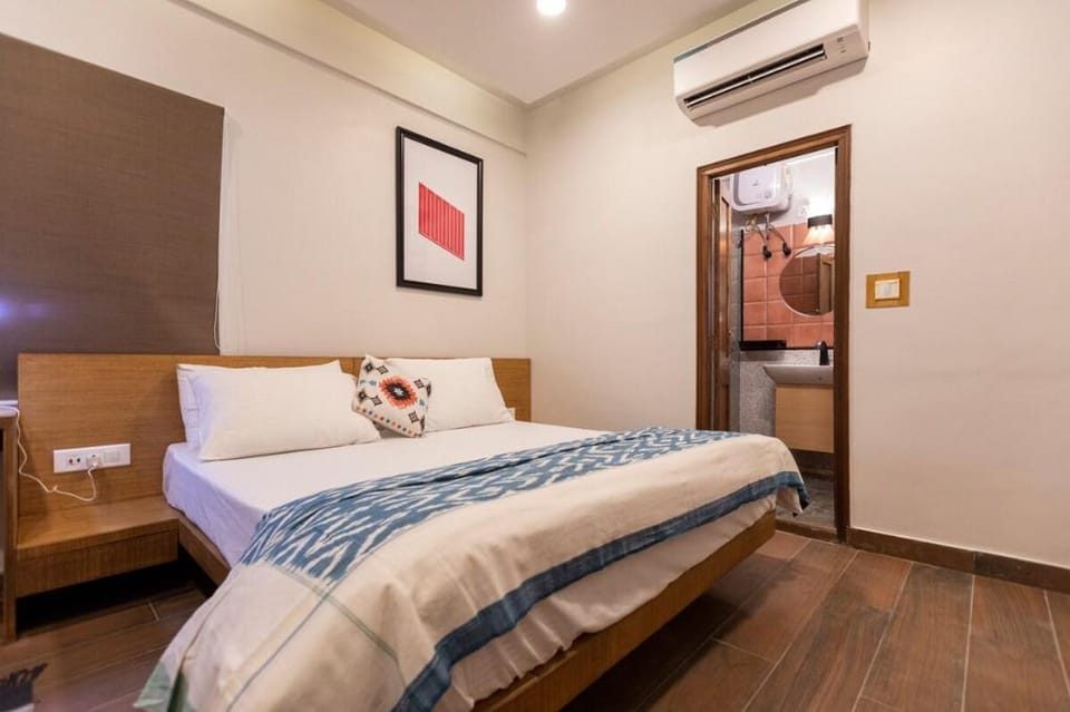 Work Friendly micro studios by Handmade Homes Apartment in Kolkata