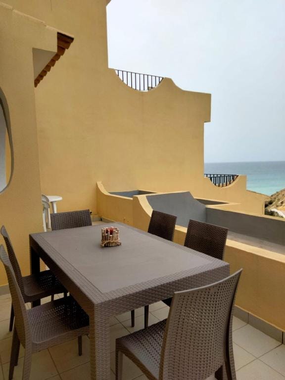 Vale de Centeanes 2-bedroom beach apartment Apartment in Carvoeiro