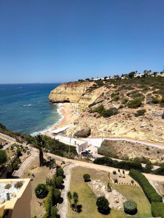 Lovely 2-bedroom rental in Carvoeiro free parking Apartment in Carvoeiro