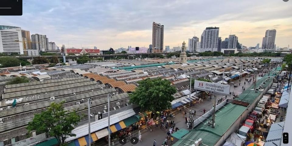 Bright Studio: Balcony, Fast WiFi, Smart Lock, MRT Apartment in Bangkok