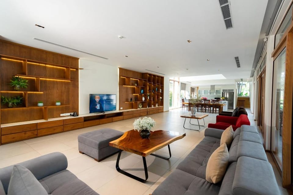 TOE,tận hưởng Villa 5 phòng ngủ cùng gia đình Villa in Hoa Hai