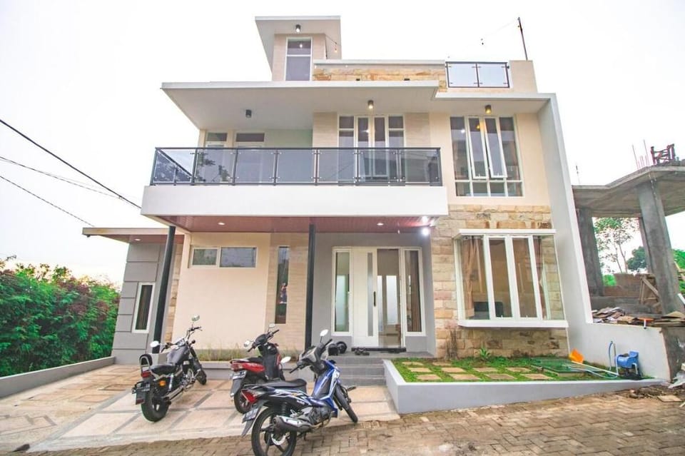 Villa Zast Private Pool and Rooftop Villa in Batu