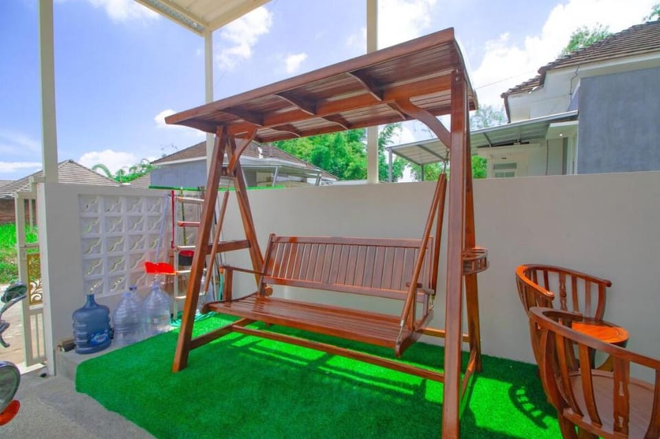 Villa 17 Celcius Private Pool and Rooftop Villa in Batu