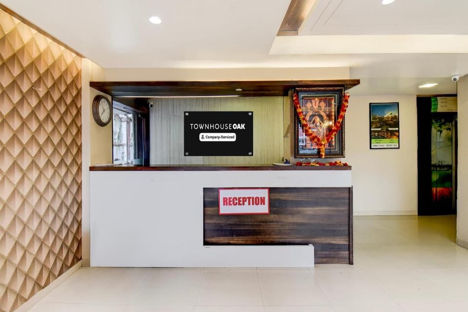 Super Townhouse Oak Sinhgad Road Crossway Formerly Popular Hotel Hotel in Pune