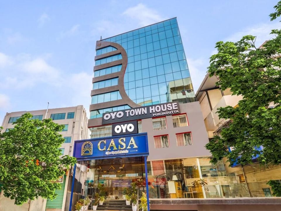 Townhouse CASA GRAND Hotel in Hyderabad