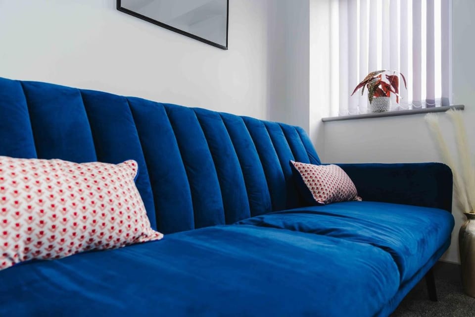 Stunning Luxury Stay by VICHY Apartment in Hull