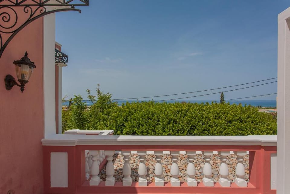 Titika, Family Flat With Big Veranda Apartment in Crete